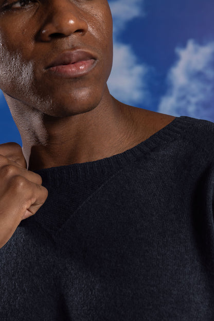 Aether Black - Broad Neck